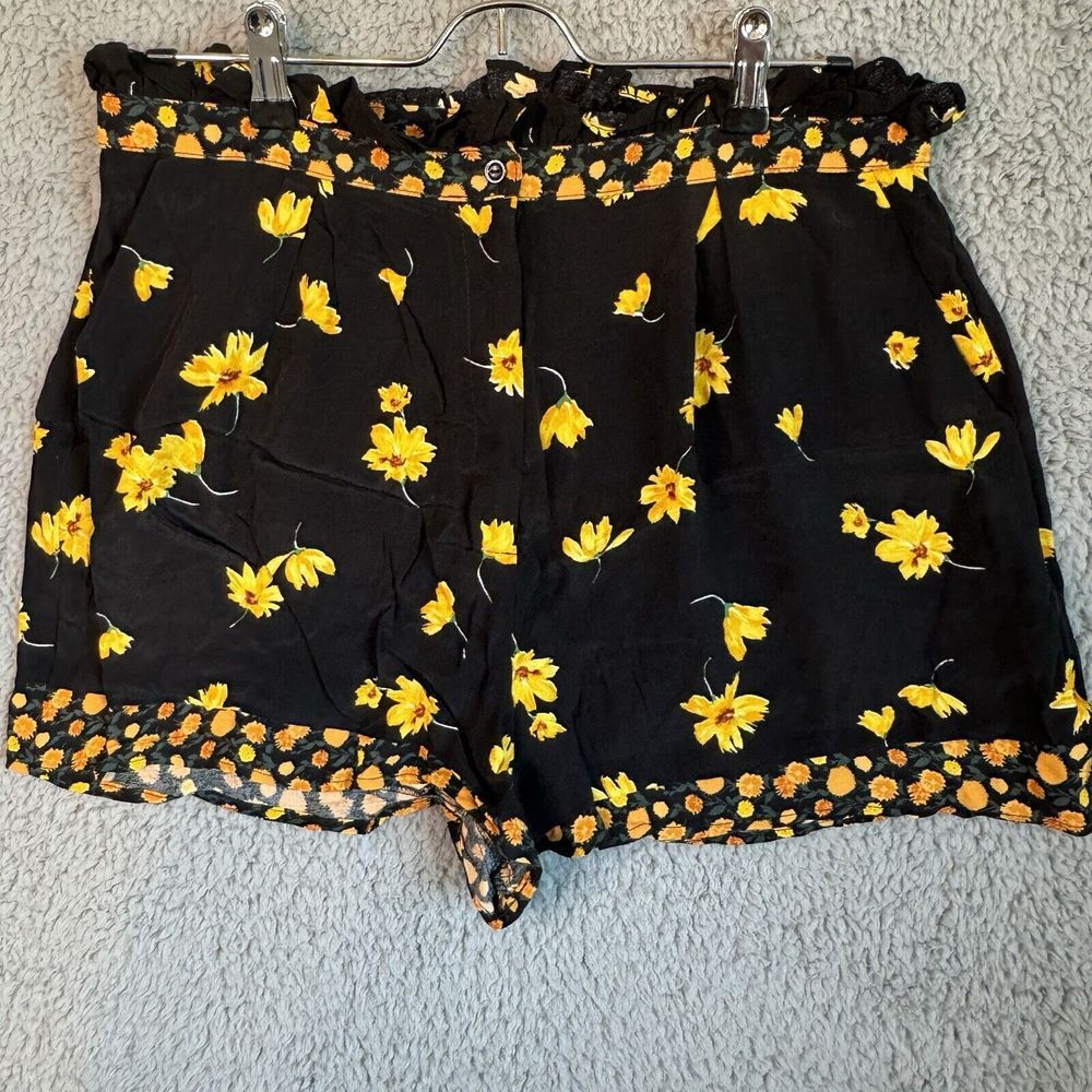 Topshop Black Yellow Daisy Floral Women's Shorts Button Pockets US 8/UK12/EUR40‎